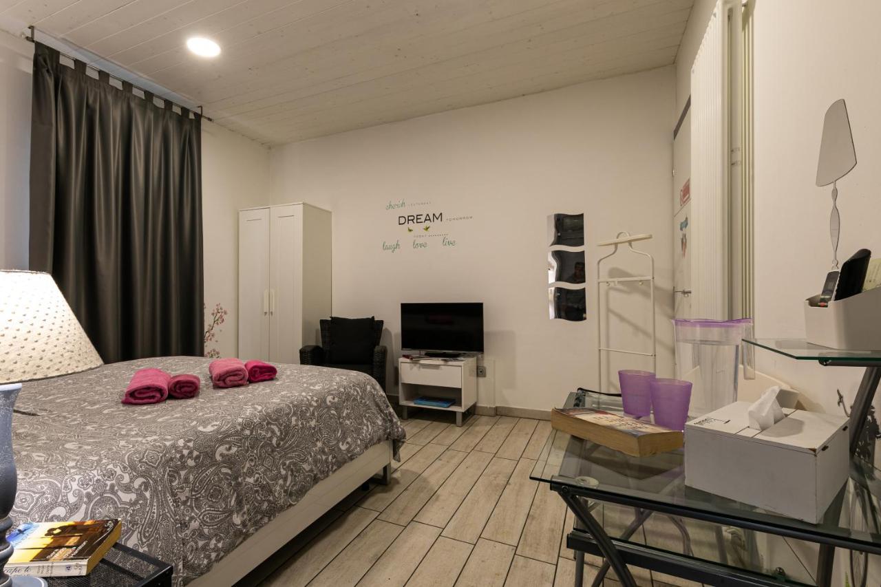 Bed and Breakfast Il Giardino Di Rebecca Ferrara Exterior foto